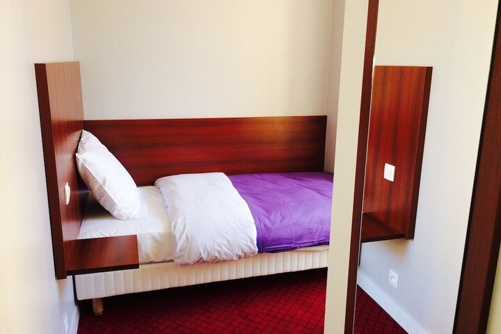 Room 4 of 41