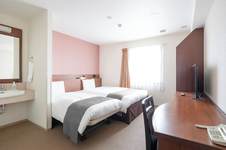 Room 13 of 74