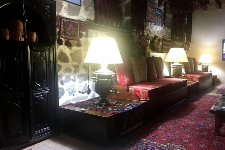 Room 5 of 13