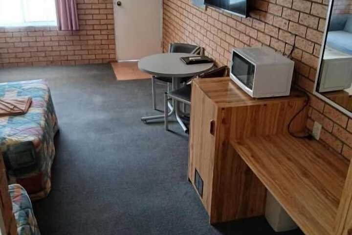 Room 14 of 27