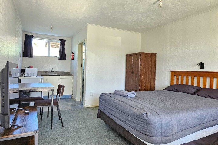Room 3 of 12