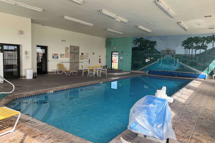 Pool Hotel