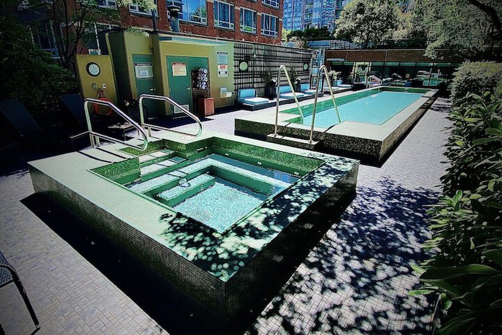 Pool 32 of 44