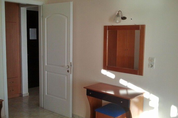 Room 13 of 40