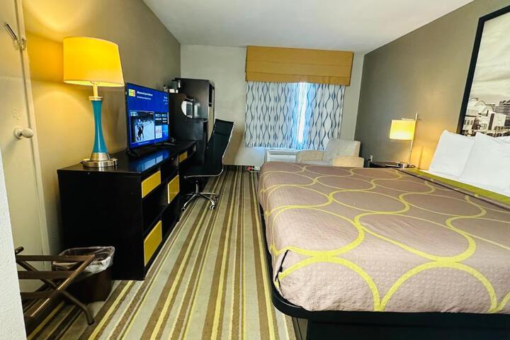 Standard | King Bed (1 of 11)