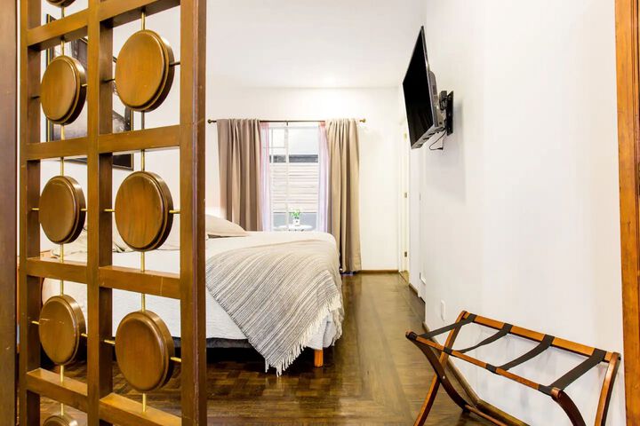 Room 183 of 293