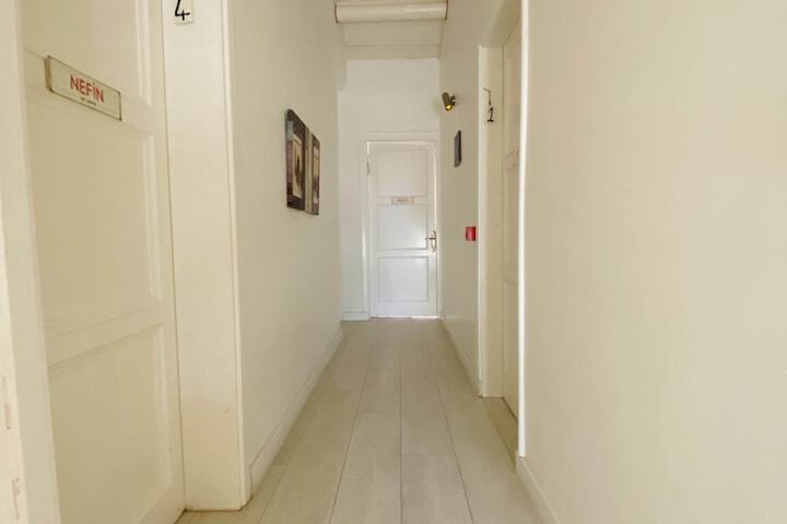 Ballroom/Hall 51 of 77
