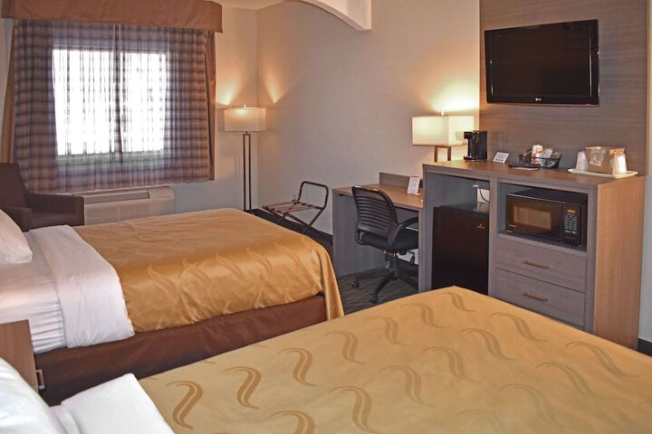 Double Bed Accessible (4 of 8)