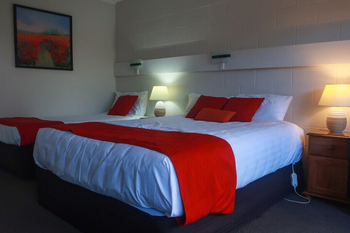 Room 3 of 16