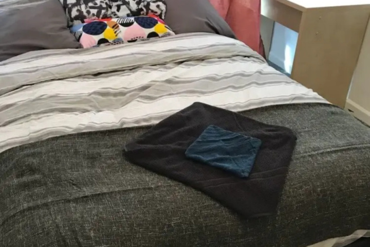 Room 4 of 17