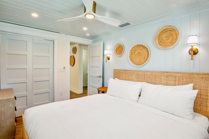 Room 57 of 230