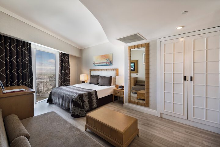Room 27 of 95