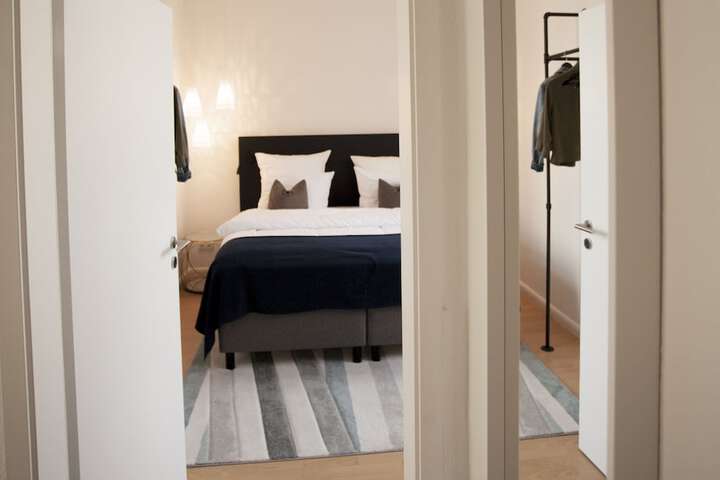 Room 27 of 61