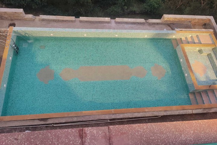 Pool 27 of 37