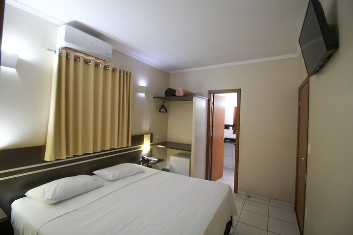 Room 70 of 183