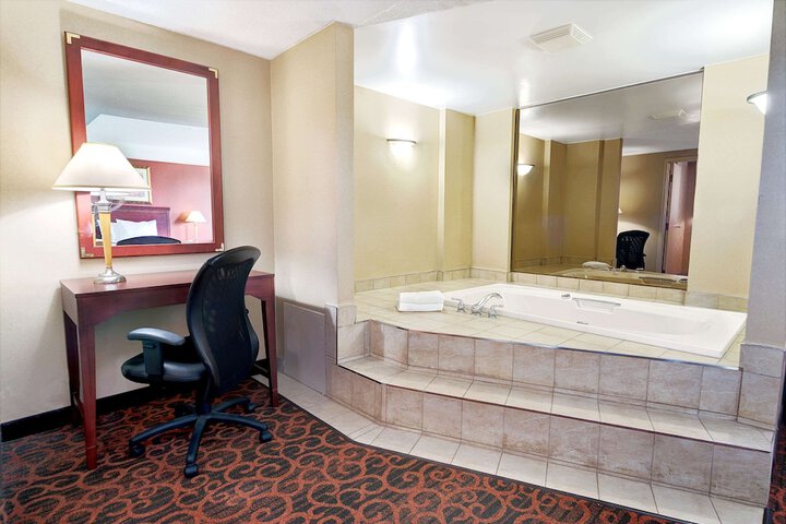 Room 14 of 36