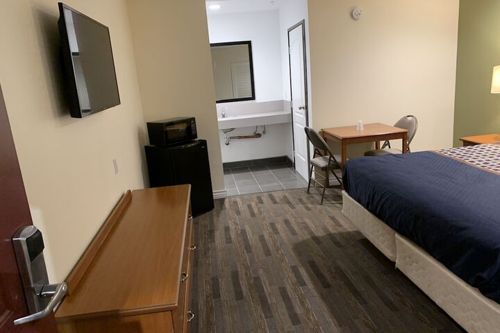 Room 6 of 20
