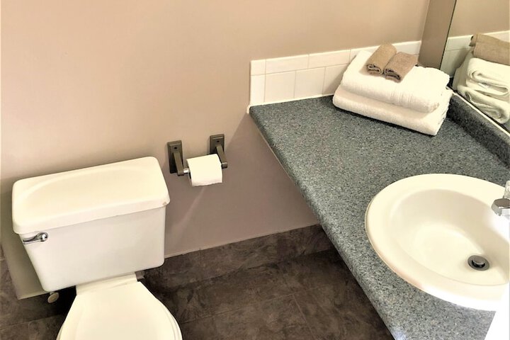 Standard Double Room (4 of 4)