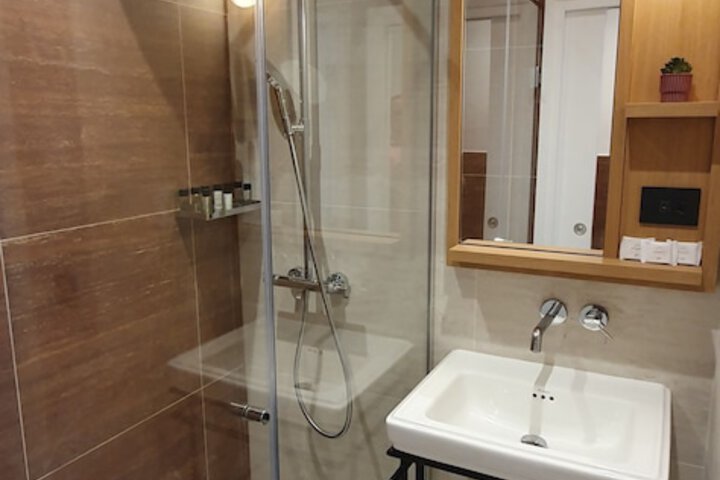 Room 14 of 17