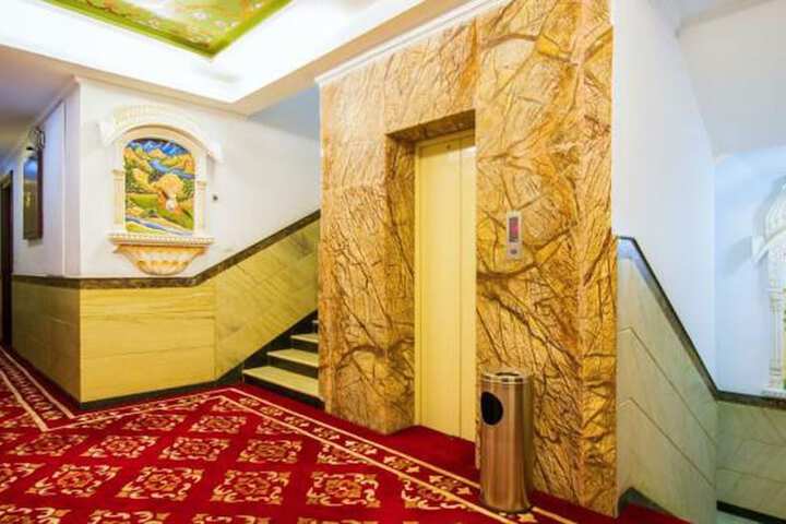 Ballroom/Hall 29 of 35