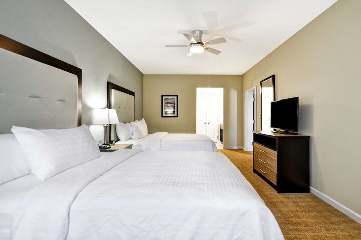 1 King Bed Studio Suite (11 of 19)