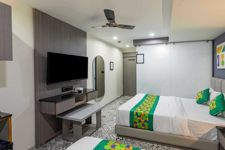 Room 10 of 30