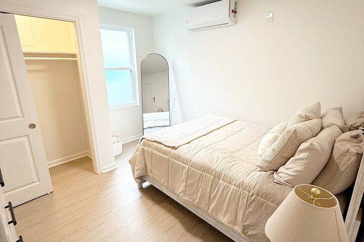 Room 2 of 9