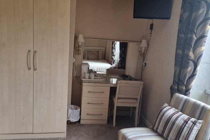 Room 85 of 184