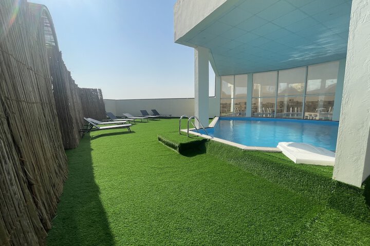Pool 23 of 34