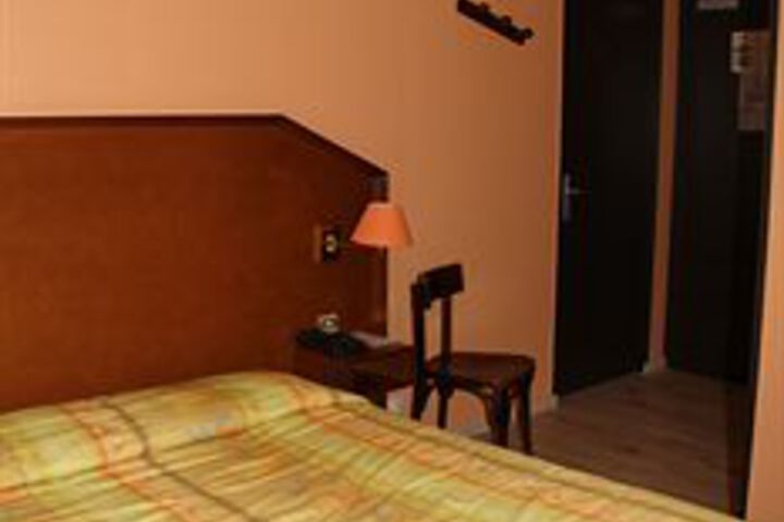 Room 9 of 21