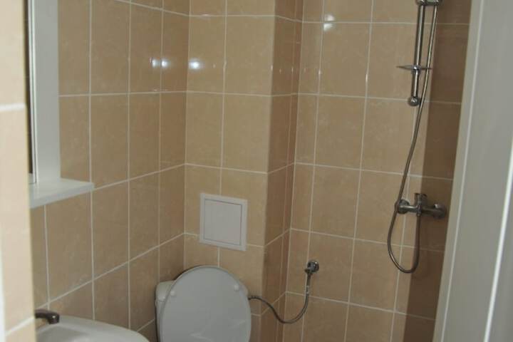 Room 10 of 11
