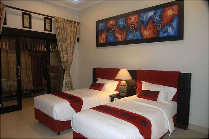 Room 6 of 34