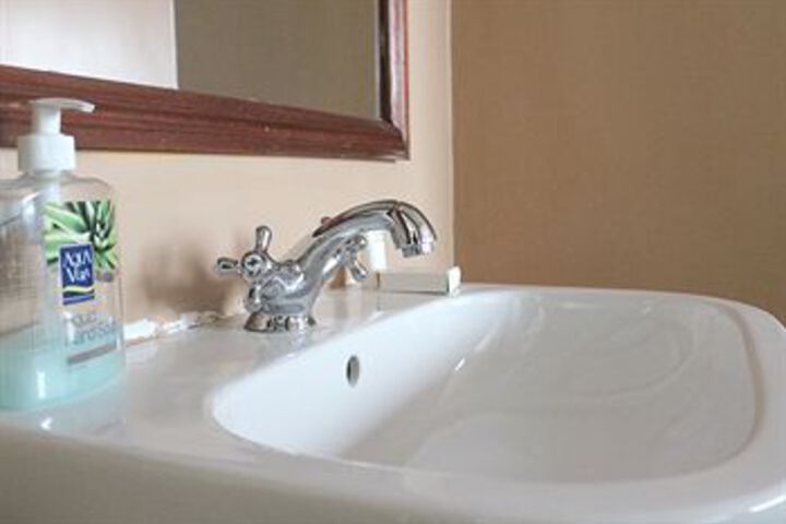 Room 3 of 44