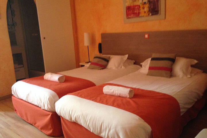 Room 16 of 46