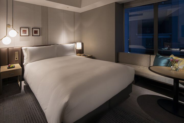 Room 15 of 196