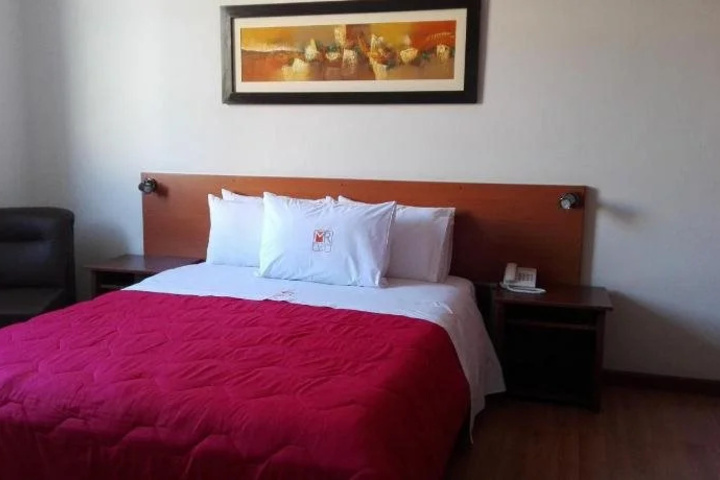 Room 15 of 18