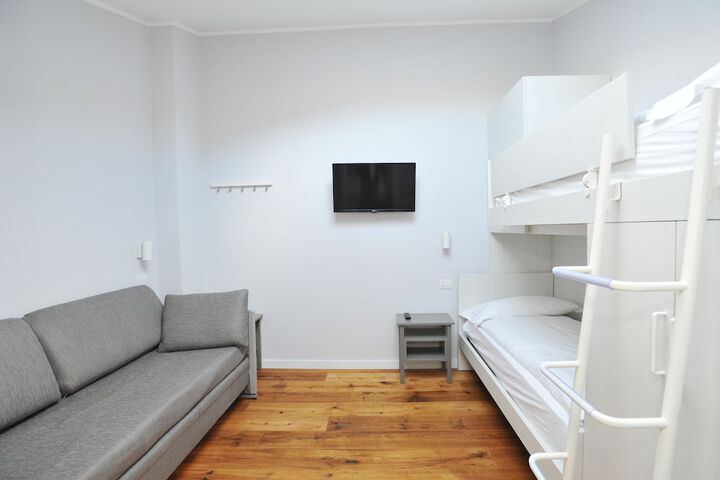 Room 8 of 61