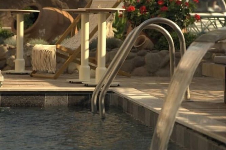 Pools & Facilities