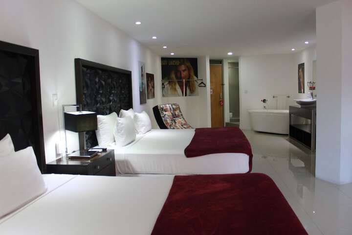 Room 10 of 39