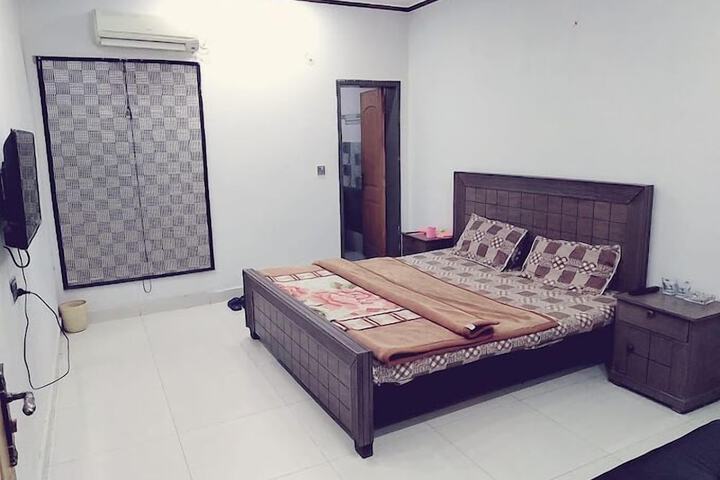 Room 3 of 7