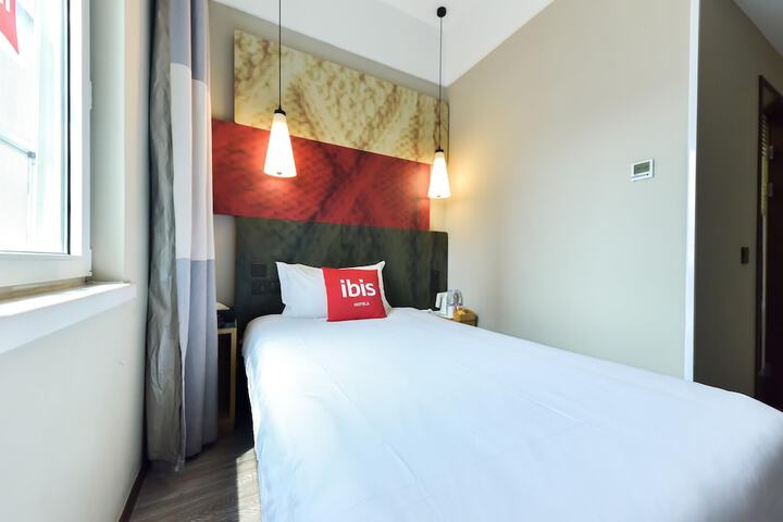 Room 29 of 54