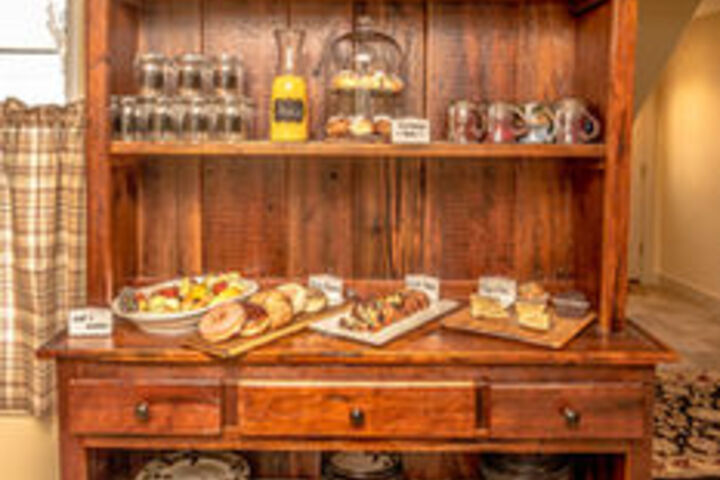 Breakfast/Coffee Service 16 of 58