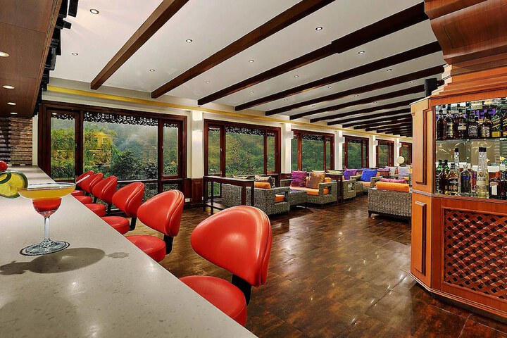 Lounge 80 of 89