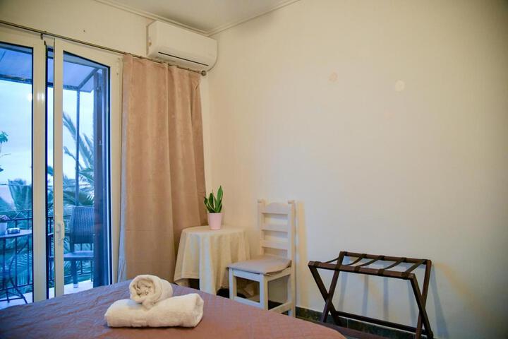 Room 5 of 5