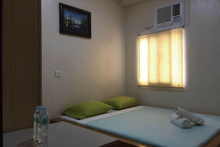 Room 8 of 34