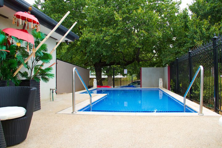 Pool 33 of 43