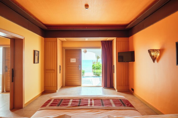 Room 7 of 64