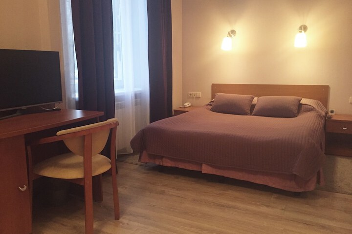Room 28 of 62