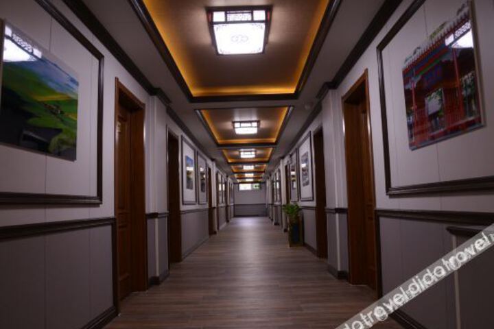 Hotel Interior 8 of 28