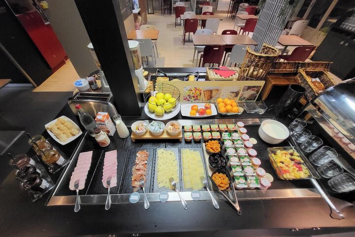 Breakfast buffet